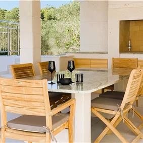 6 Bedroom Beachfront Villa with Heated Pool near Vela Luka on Korcula Island, Sleep 12